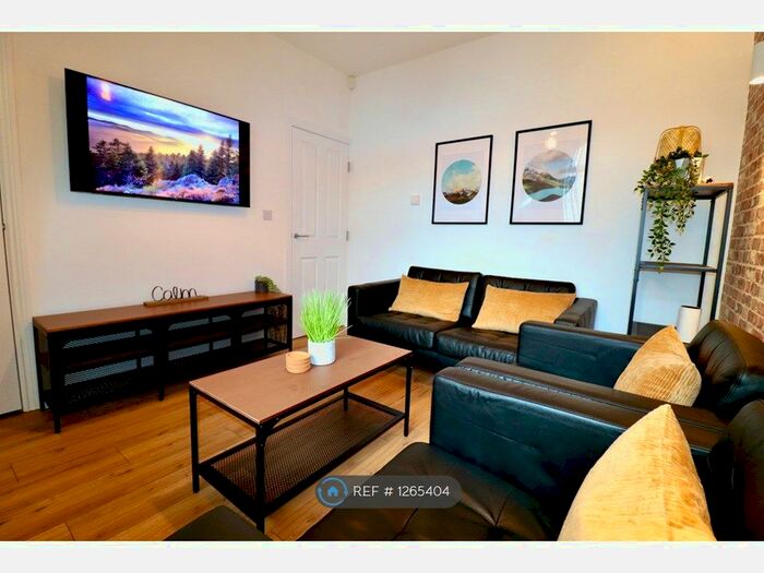 4 Bedroom Terraced House To Rent In Oxford Street, Middlesbrough TS1