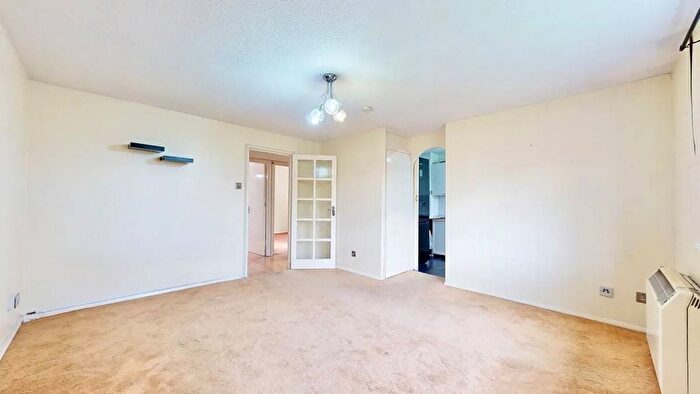 2 Bedroom Flat For Sale In Chartwell Close, Greenford, UB6
