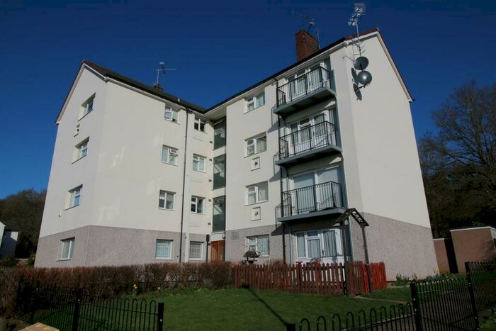 2 Bedroom Flat To Rent In Plantshill Crescent, Tile Hill, Coventry, CV4