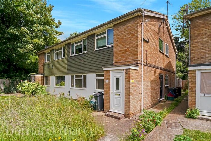2 Bedroom Maisonette To Rent In Roman Close, Feltham, TW14