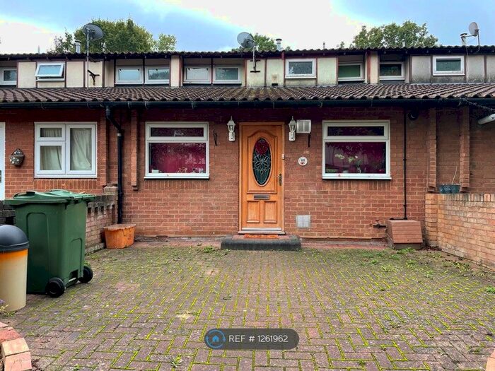 3 Bedroom Terraced House To Rent In Malyons Place, Basildon, SS13