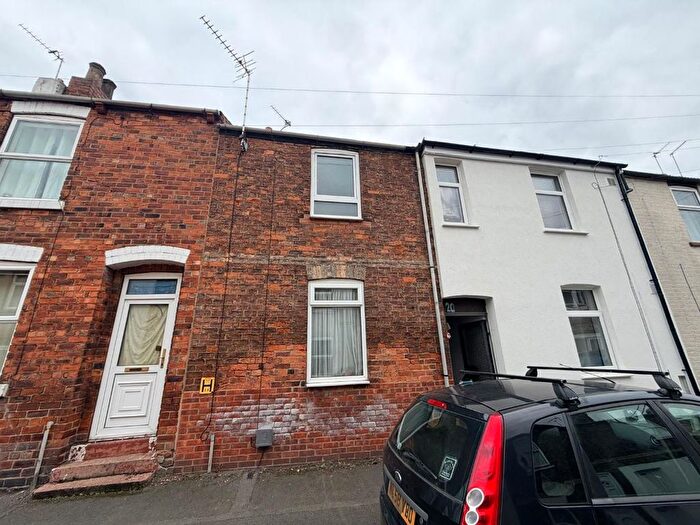 2 Bedroom Terraced House For Sale In High Street, Gainsborough, Lincolnshire, DN21