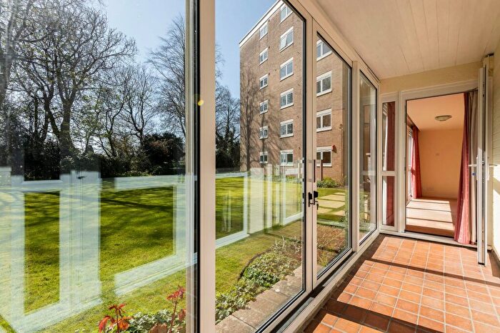 3 Bedroom Flat For Sale In The Grove, Gosforth, NE3