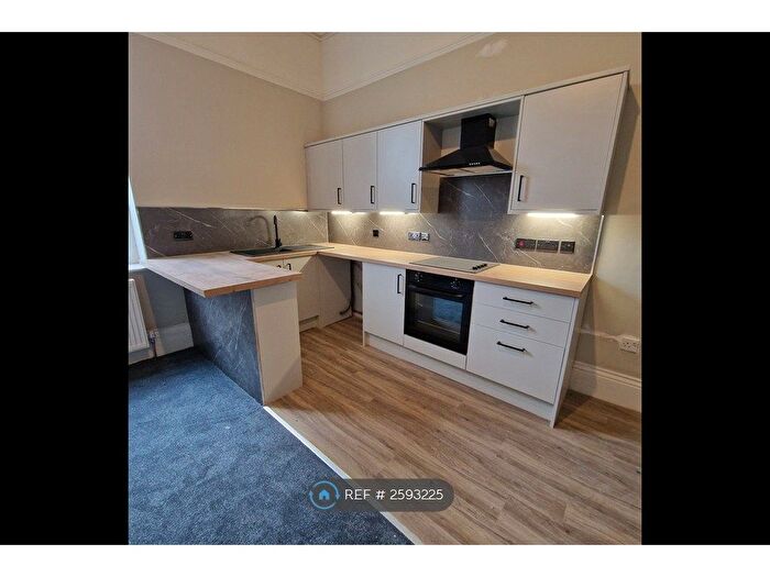 2 Bedroom Flat To Rent In Caroline Place, Prenton, CH43