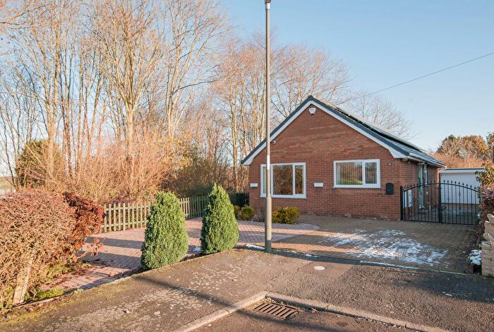 2 Bedroom Detached Bungalow To Rent In Danbury Close, Grassmoor, S42