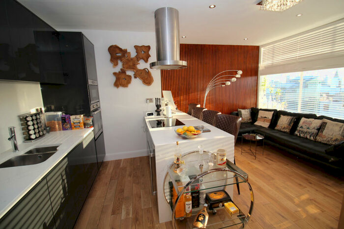 2 Bedroom Apartment To Rent In City Heights, Victoria Bridge Street, Salford, Lancashire, M3