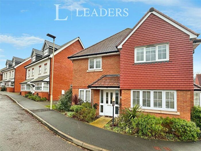 4 Bedroom Detached House For Sale In Hudson Gardens, Waterlooville, Hampshire, PO8