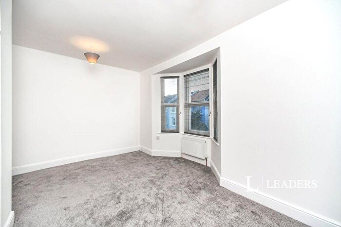 1 Bedroom Apartment For Sale In Queens Park Road, Brighton, BN2