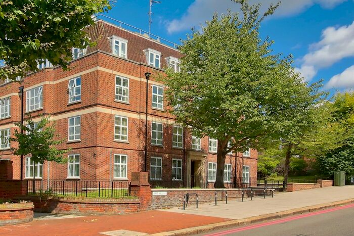 1 Bedroom Flat To Rent In Fairfield Drive, Wandsworth, SW18