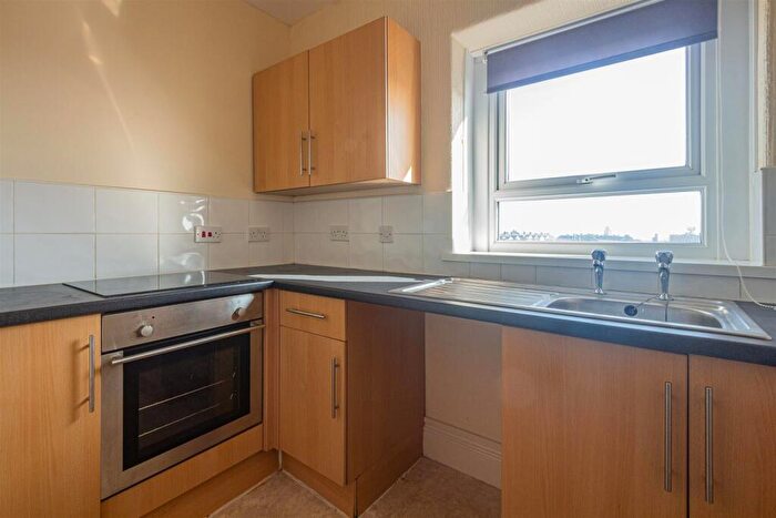 1 Bedroom Flat To Rent In Holton Road, Barry, CF63