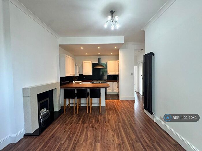 2 Bedroom Flat To Rent In Shooters Hill Road, London, SE3