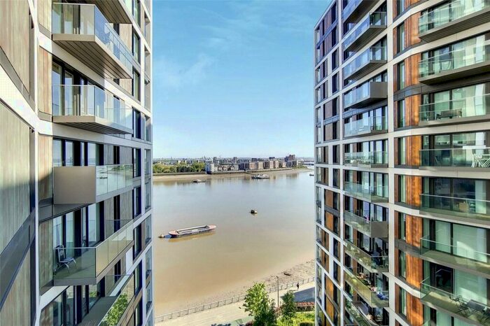 2 Bedroom Flat For Sale In Deveraux House, Duke Of Wellington Avenue, SE18