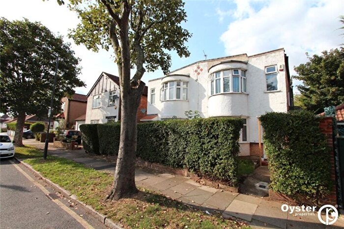 2 Bedroom Maisonette To Rent In Charterhouse Avenue, Wembley, HA0