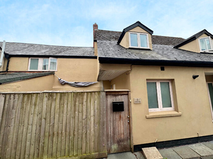 2 Bedroom Mews To Rent In The New Cut, Cullompton, EX15