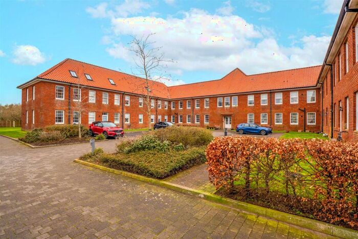 2 Bedroom Flat For Sale In Quinn Court, Lanark, ML11