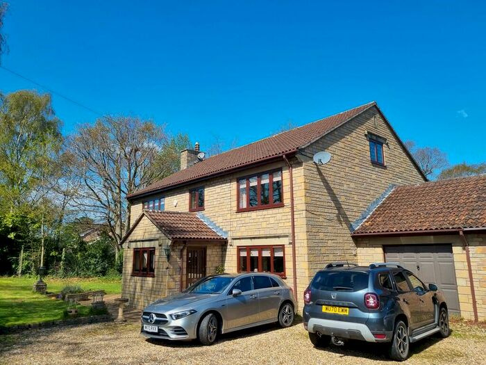 4 Bedroom Detached House To Rent In Lodge Lane, Nailsea, BS48