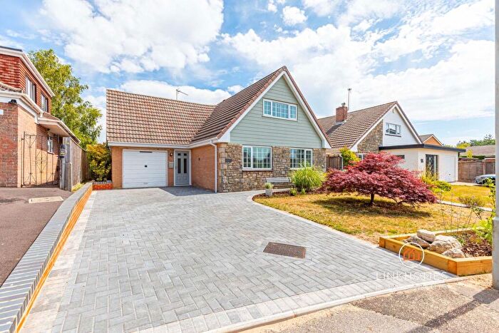 4 Bedroom Detached Bungalow For Sale In West Way, Broadstone, BH18