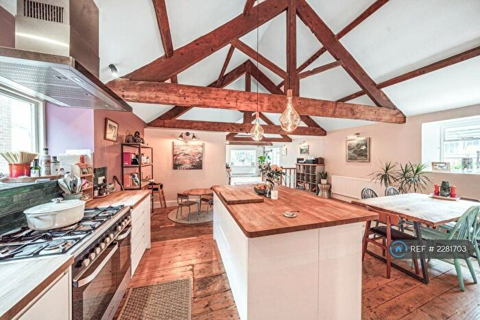 3 Bedroom Maisonette To Rent In South Street, Wells, BA5