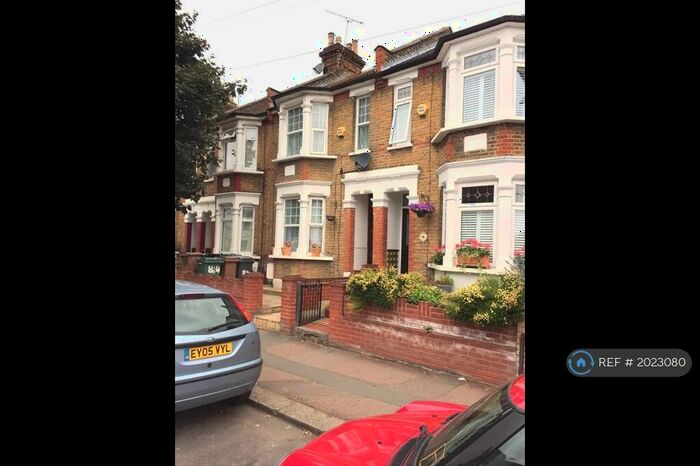 4 Bedroom Terraced House To Rent In Selwyn Ave, London, E4
