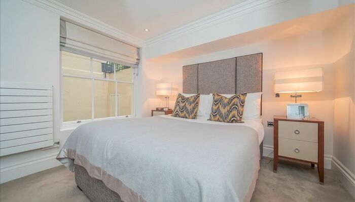 1 Bedroom Flat To Rent In Kensington Gardens Square, London, W2