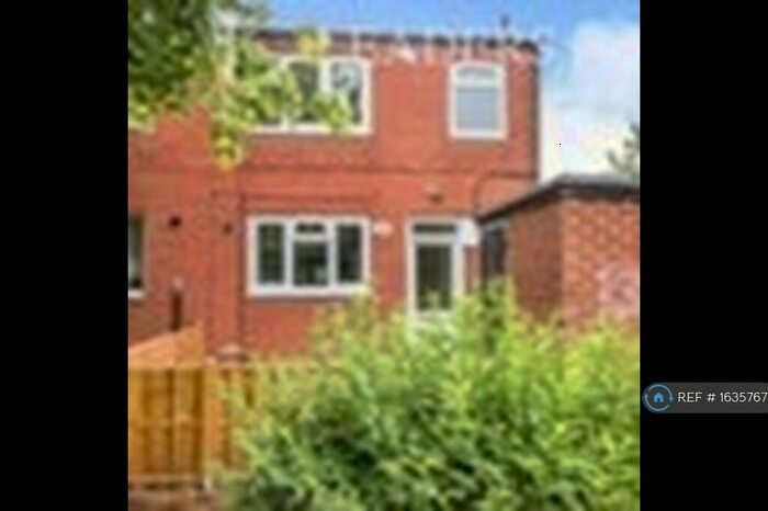 4 Bedroom End Of Terrace House To Rent In Milton Court, Loughborough, LE11