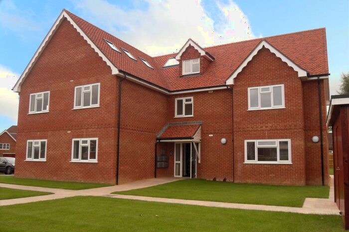 2 Bedroom Flat To Rent In Elm Road, Earley, Reading, Berkshire, RG6