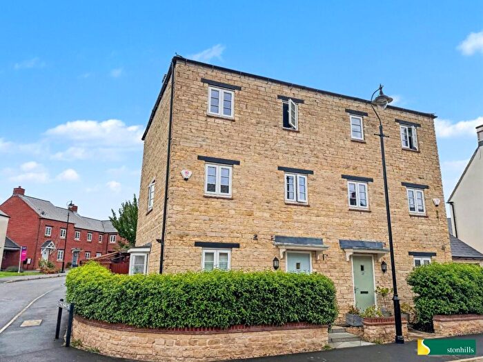 3 Bedroom Semi-Detached House For Sale In Poppyfield Road, Wootton, Northampton, NN4