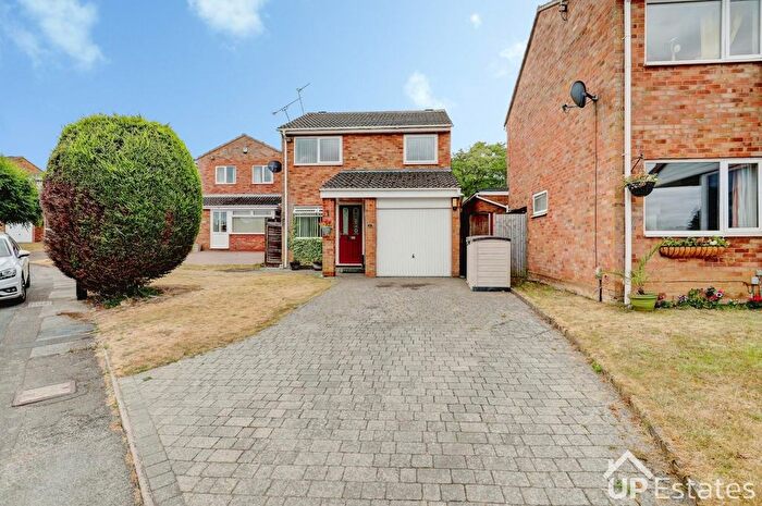3 Bedroom Detached House For Sale In Gainford Rise, Coventry, CV3