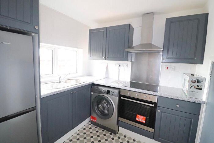 2 Bedroom Maisonette To Rent In Markhams Chase, Basildon, SS15