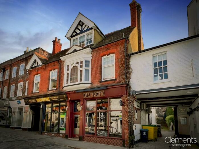 2 Bedroom Flat For Sale In Old Town, Hemel Hempstead, HP1