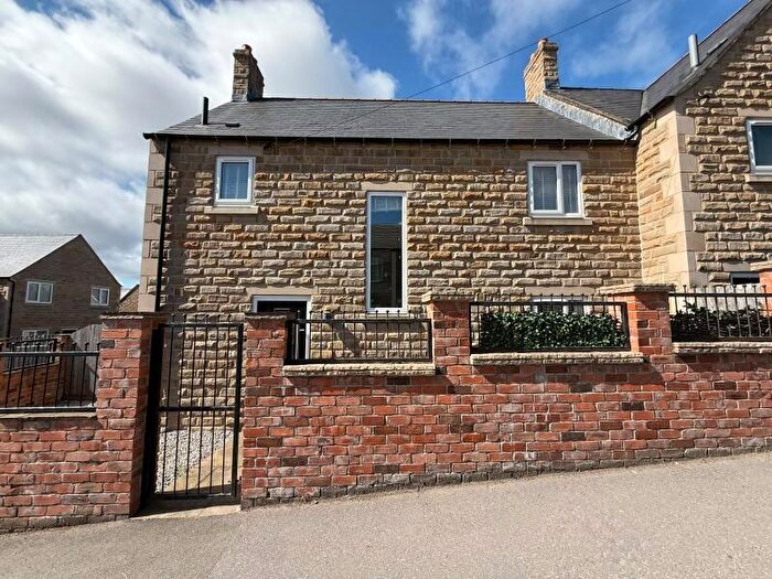 3 Bedroom Semi-Detached House To Rent In Station Close, Elsecar, S74
