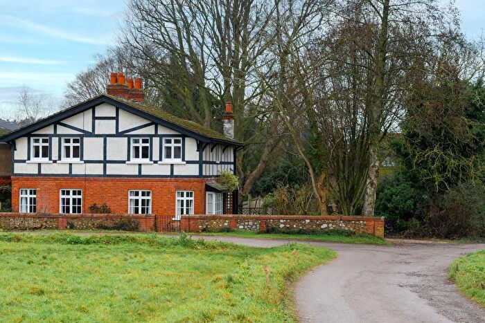 4 Bedroom Detached House For Sale In Cookham Dean Common, Cookham, Maidenhead, SL6
