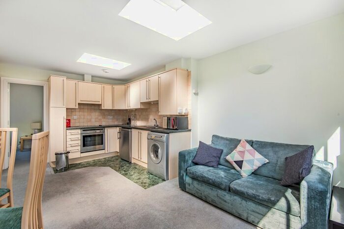 1 Bedroom Flat To Rent In Drury Lane, Covent Garden, Central London, WC2B