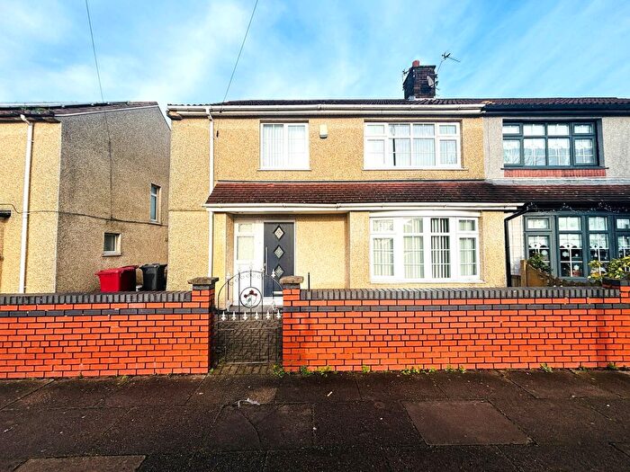 4 Bedroom Semi-Detached House For Sale In Roughwood Drive, Northwood, L33