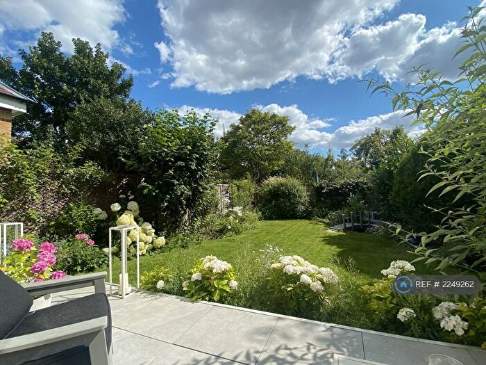 1 Bedroom Flat To Rent In North Finchley, London, N12