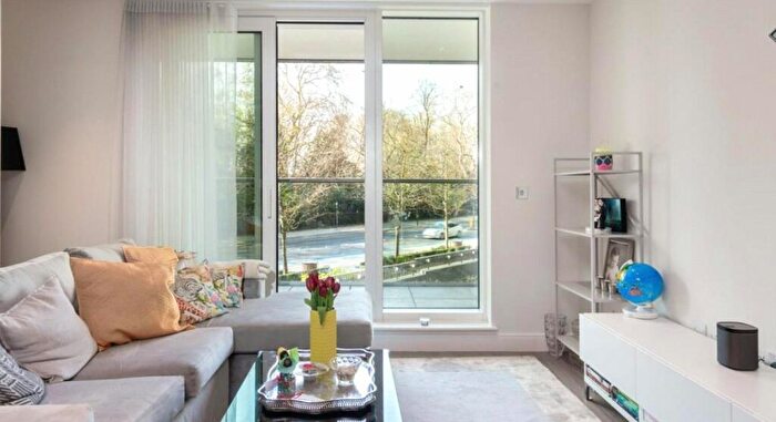 1 Bedroom Apartment To Rent In Camellia House, Queenstown Road, London, SW11