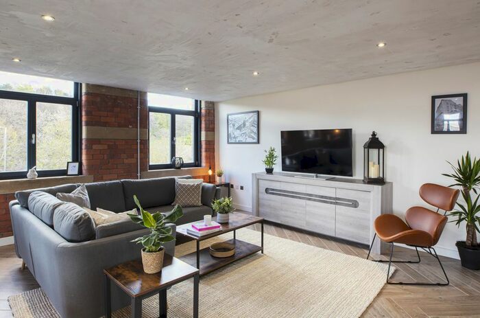 4 Bedroom Flat To Rent In Conditioning House, Cape Street, Bradford, Yorkshire BD1
