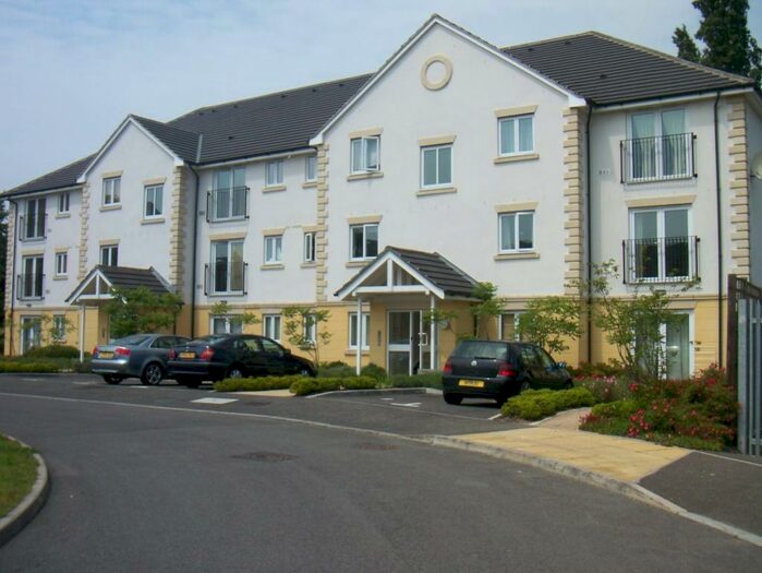2 Bedroom Apartment To Rent In Celandine Grove, Southgate, N14