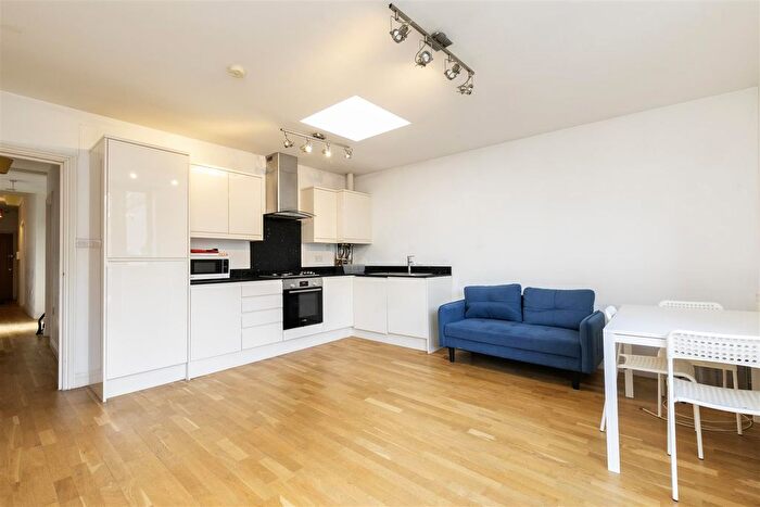2 Bedroom Flat To Rent In Camden High Street, London, NW1