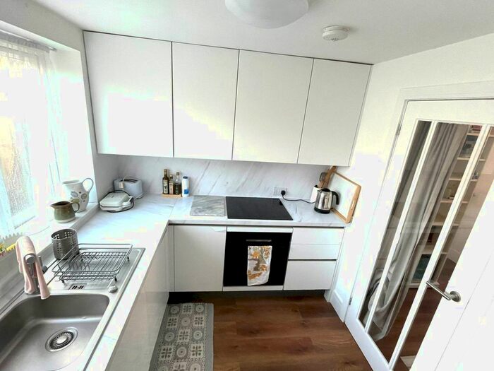 Studio To Rent In Sandringham Road, London, N22