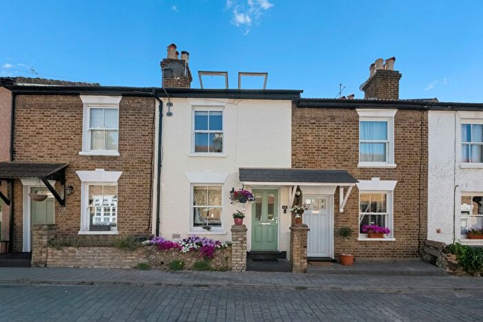 3 Bedroom Terraced House For Sale In St Andrews Road, Hanwell, W7