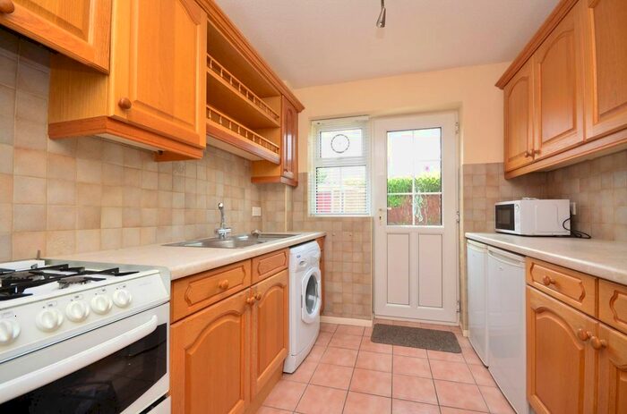 3 Bedroom Semi-detached House To Rent In Lynwood, Guildford, GU2