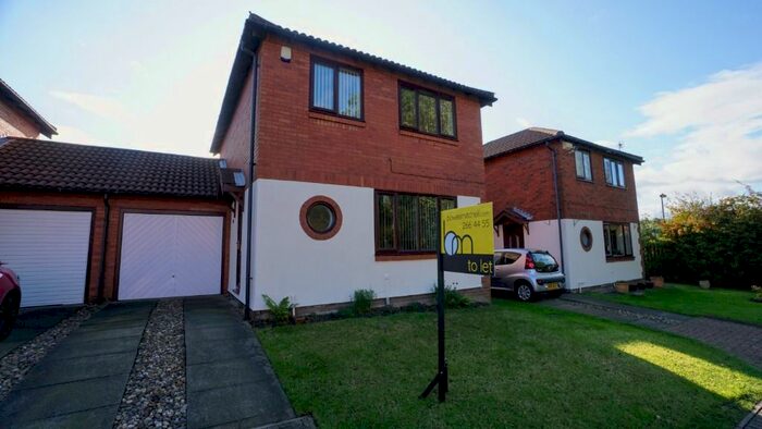 3 Bedroom Flat To Rent In Fairfield, Benton, Newcastle Upon Tyne NE12