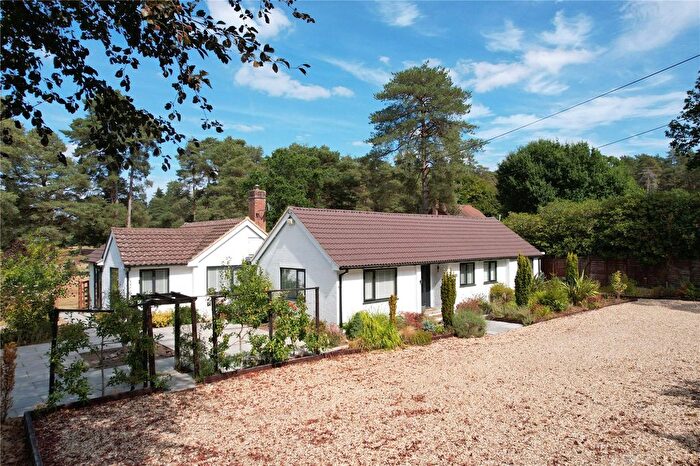 3 Bedroom Bungalow For Sale In Littleworth Road, The Sands, Farnham, Surrey, GU10