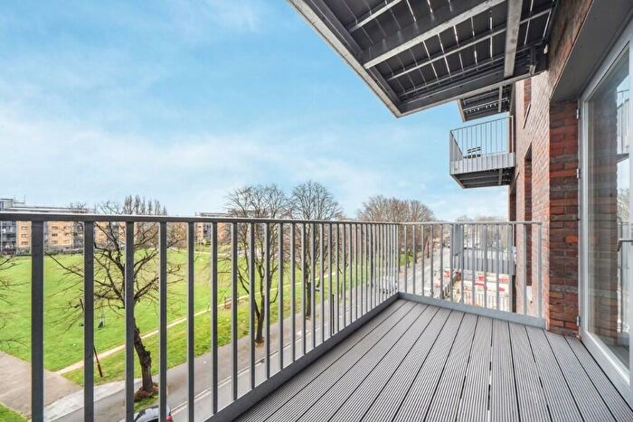 2 Bedroom Apartment To Rent In Deptford Landings, London, SE8