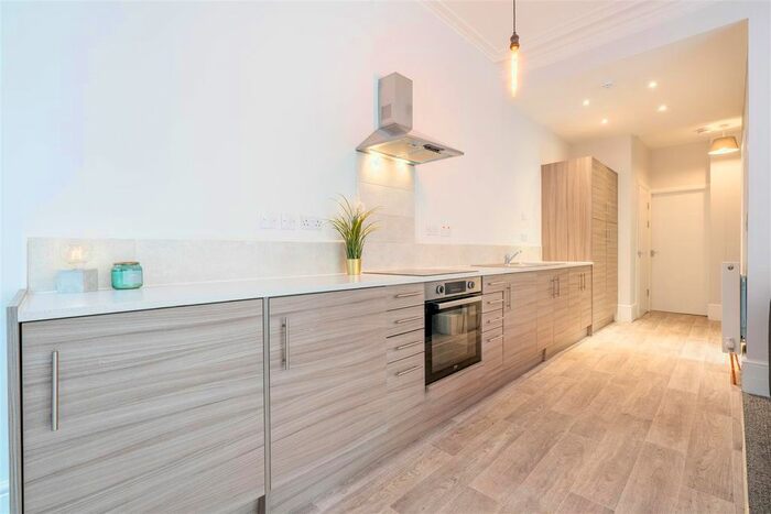 2 Bedroom Flat To Rent In Tapton House Road, Sheffield, S10