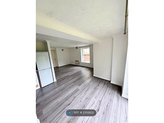 1 Bedroom Flat To Rent In Arches Road, Southampton, SO15