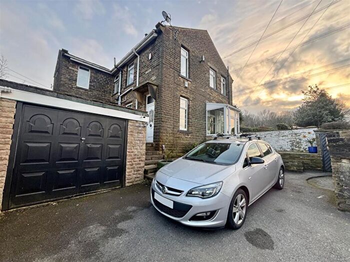 2 Bedroom Semi Detached House For Sale In Highgate Road, Clayton Heights, Bradford, BD13