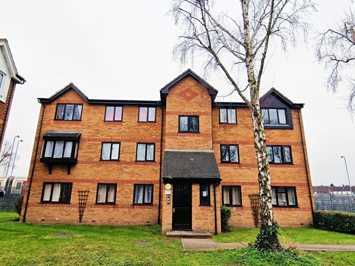 1 Bedroom Flat For Sale In Greenslade Road, Barking, IG11