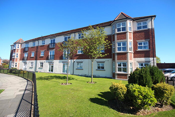 2 Bedroom Flat For Sale In Deneside Court, Whitley Lodge, Whitley Bay, NE26